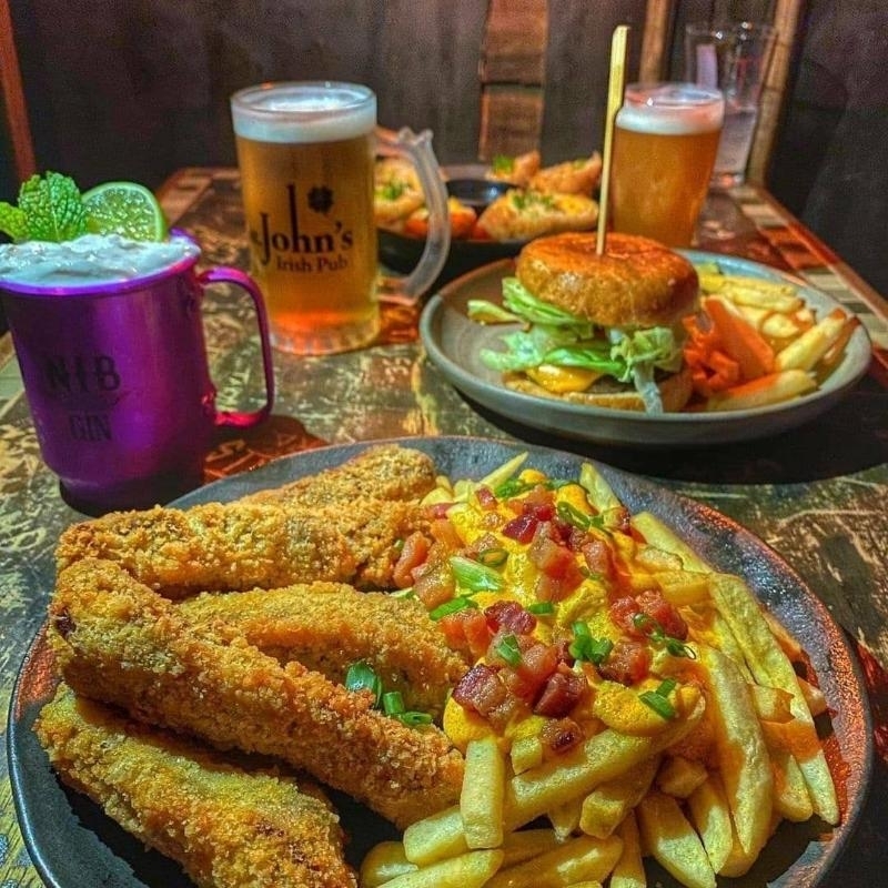 Bar: St. John's Irish Pub
