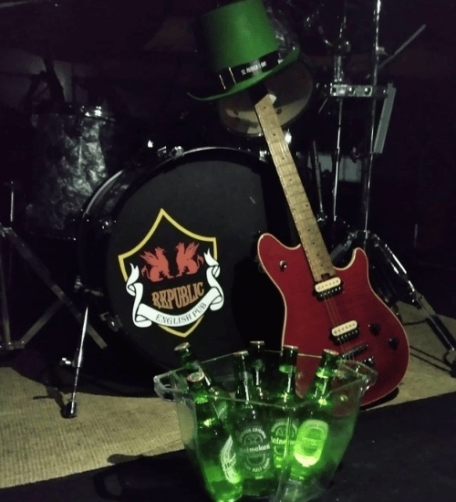 Bar: Republic English Pub — 1