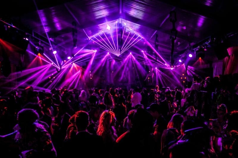 Bar: No Class — 4